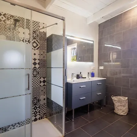 Villa Montecristo, Clim, Piscine Privée, 300m. Talasani