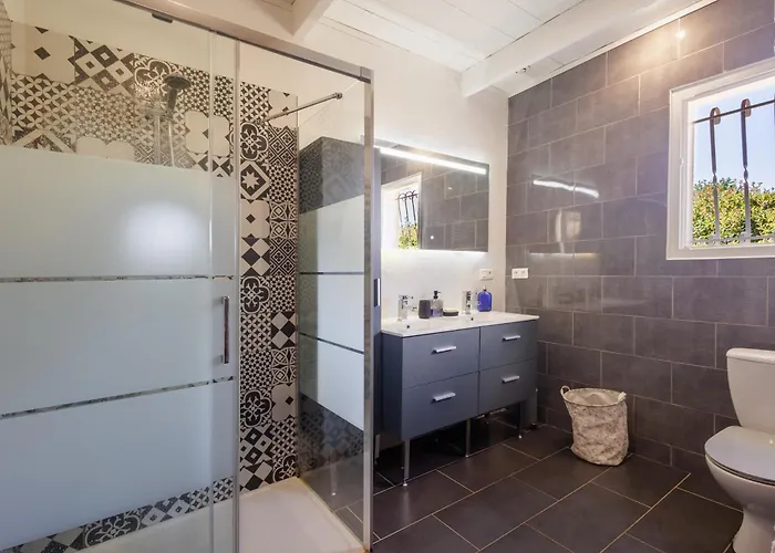 Villa Montecristo, Clim, Piscine Privee, 300m. Talasani